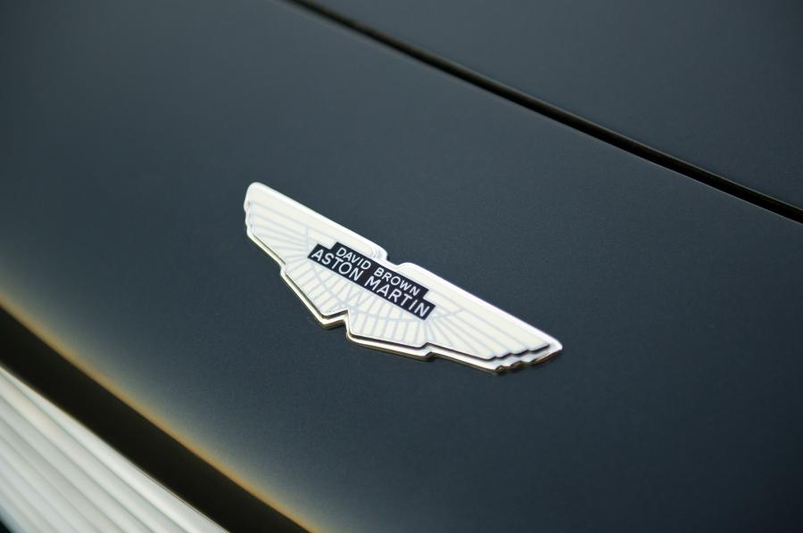 Логотип Aston Martin DB4 (910/R) 1962 года  (фото 21 из 27)
